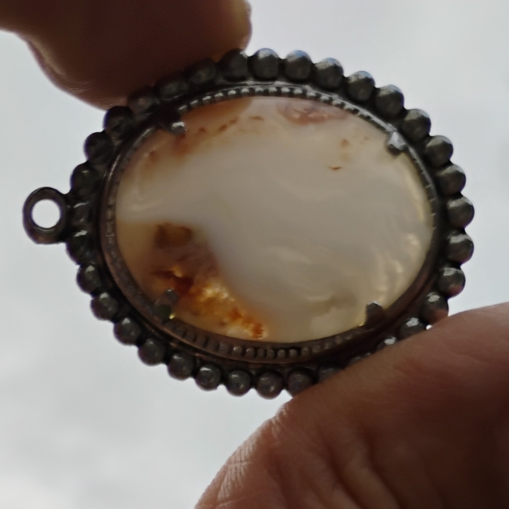 Vintage Natural Crazy Laced Agate Pendant Silver Plated Gemstone Orange White - Picture 7 of 9